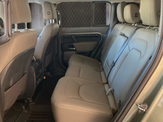 Bild 8: Land Rover Defender 110 D250 AW