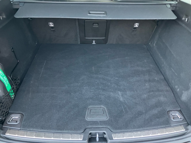 Bild 9: VOLVO PKW XC60 Plus, T6 Plug-in Hybrid, Elektrisch/Benzin, Dark