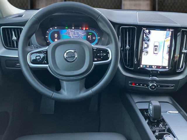 Bild 6: VOLVO PKW XC60 Plus, T6 Plug-in Hybrid, Elektrisch/Benzin, Dark