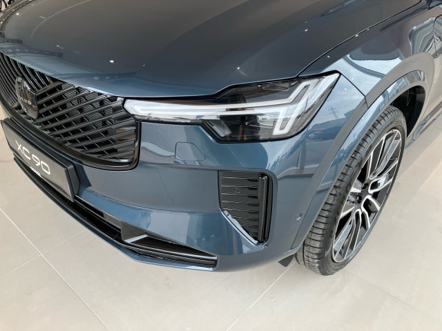 Bild 11: VOLVO PKW XC90 Black Edition T8 AWD Plug-in Hybrid Elektrisch/Benzin U