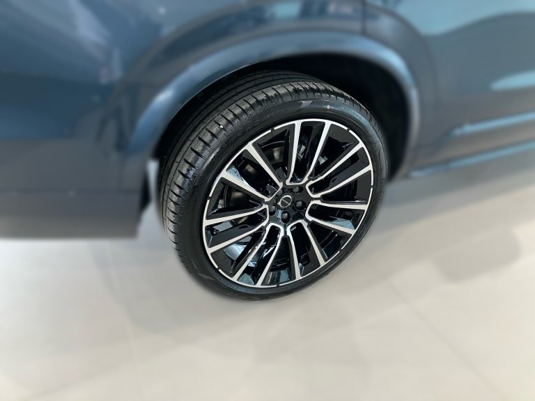 Bild 4: VOLVO PKW XC90 Black Edition T8 AWD Plug-in Hybrid Elektrisch/Benzin U