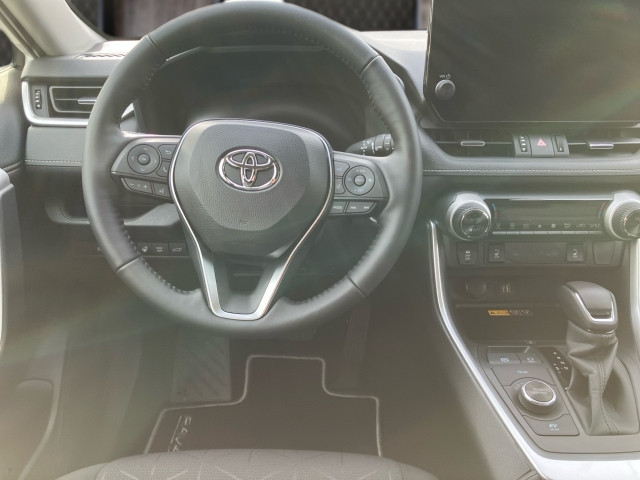 Bild 6: Toyota RAV4 Active Drive 2,5, 222 PS 4x4 Hybrid