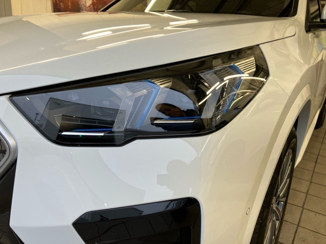 Bild 11: BMW iX2 eDrive20 U10 HB0