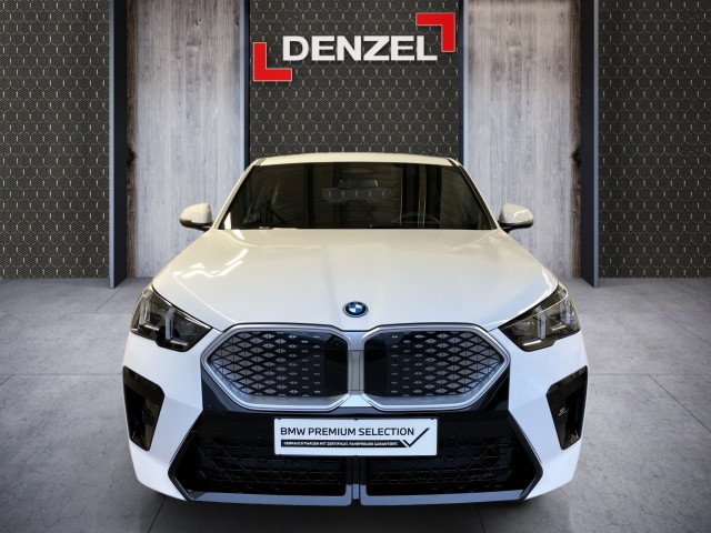 Bild 12: BMW iX2 eDrive20 U10 HB0