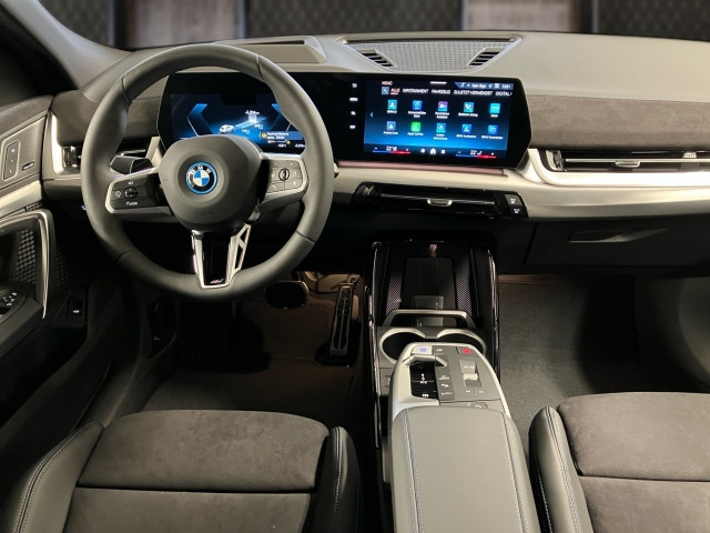 Bild 6: BMW iX2 eDrive20 U10 HB0