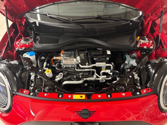 Bild 14: Mini Cooper SE J01 HC0