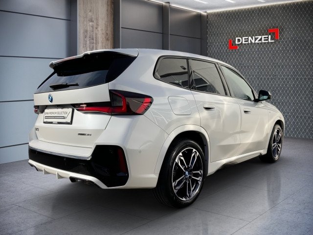 Bild 3: BMW iX1 xDrive30 U11