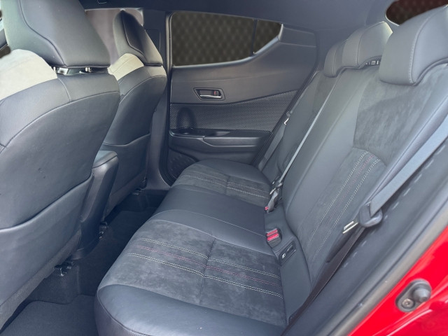 Bild 8: Toyota C-HR - 2,0 l  Hybrid 4x2, GR-SPORT CVT