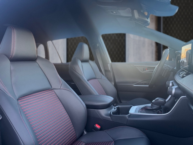 Bild 4: Toyota RAV4 Active 2,5, 306 PS 4x4 Plug-In