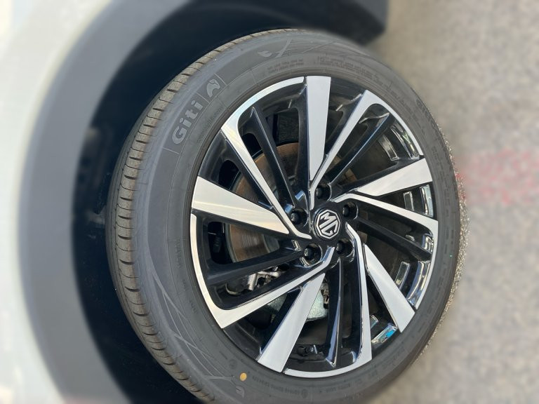 Bild 4: MG ZS HEV Luxury/25