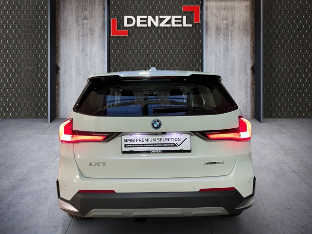 Bild 10: BMW iX1 xDrive30 U11