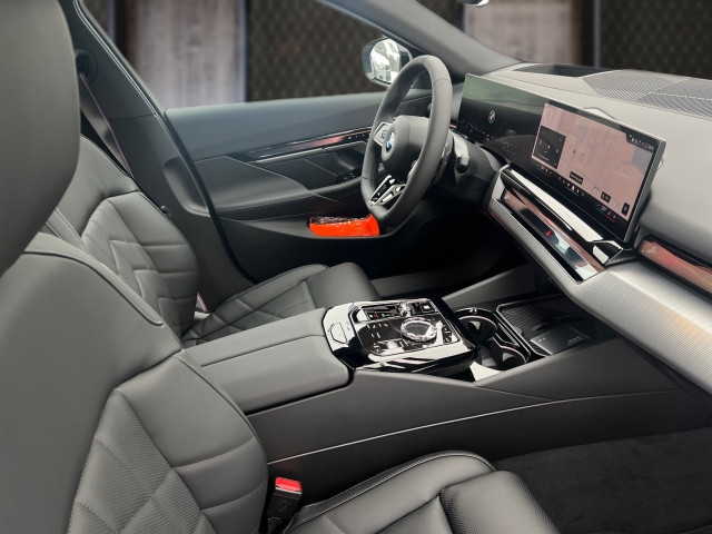 Bild 5: BMW 520d xDrive Limousine G60 B47