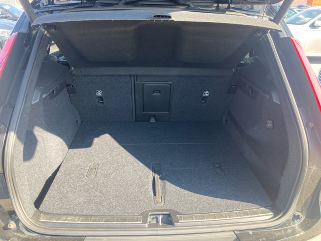 Bild 9: VOLVO PKW XC40 T4 AWD R-Design