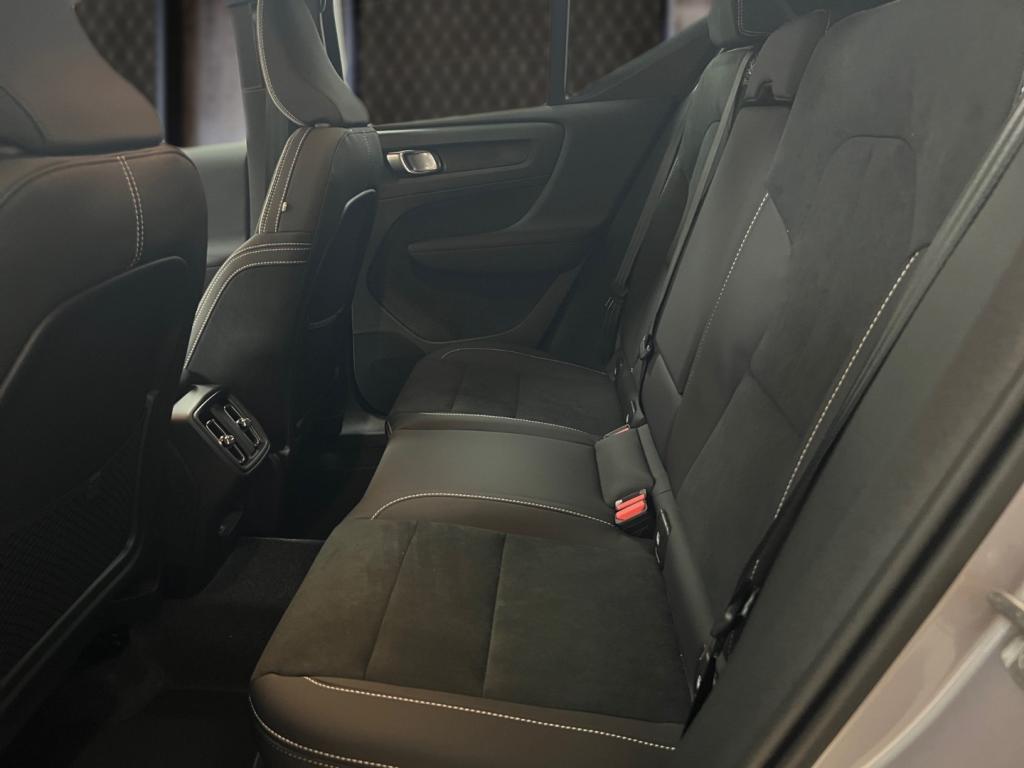 Bild 8: VOLVO PKW XC40 B3 Mild Hybrid Plus Dark