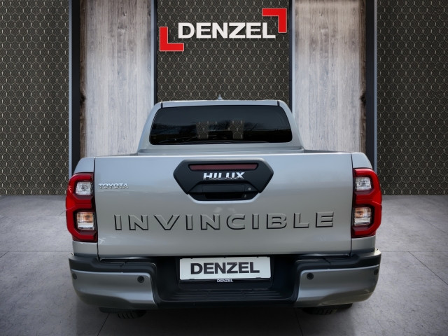 Bild 10: Toyota Hilux 2,8 l AT Double Cab Invincible