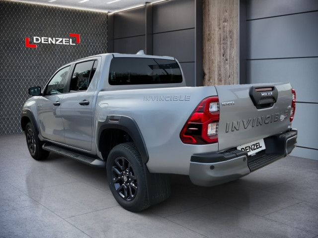 Bild 2: Toyota Hilux 2,8 l AT Double Cab Invincible