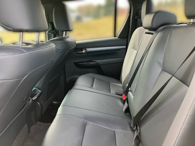 Bild 8: Toyota Hilux 2,8 l AT Double Cab Invincible