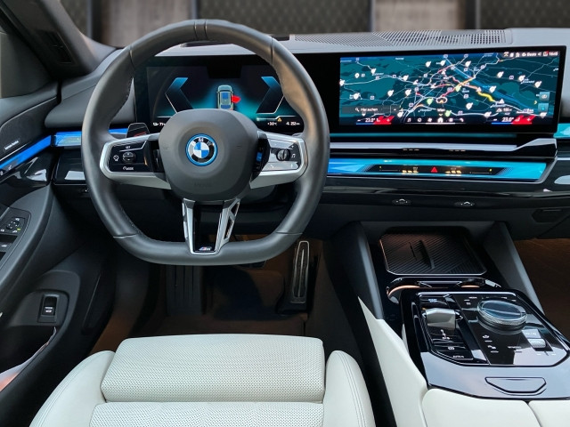 Bild 6: BMW i5 eDrive40 Touring G61