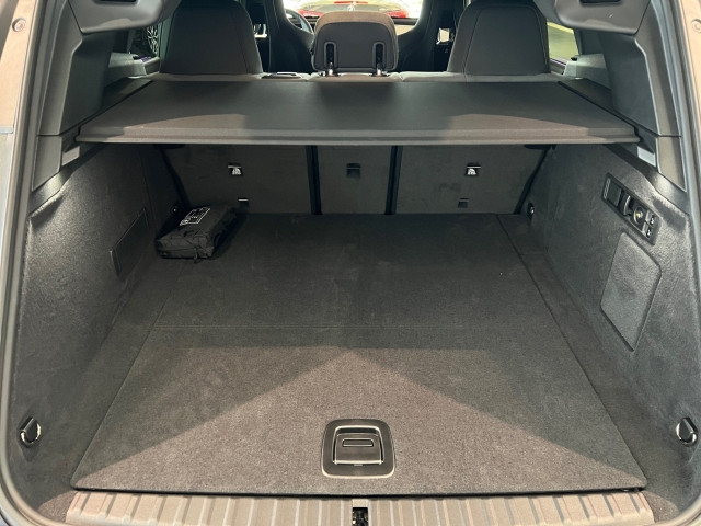 Bild 9: BMW PKW i-Serie iX xDrive45