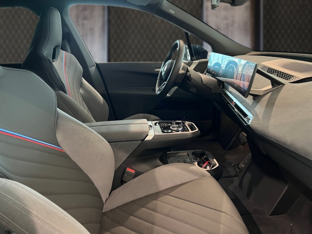 Bild 5: BMW PKW i-Serie iX xDrive45