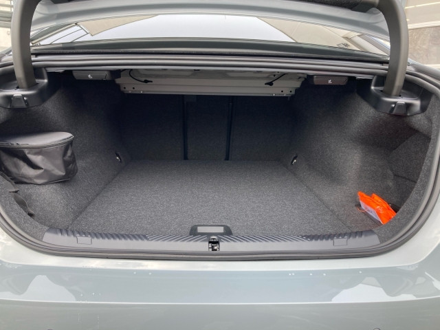 Bild 9: BMW i5 xDrive40 Limousine