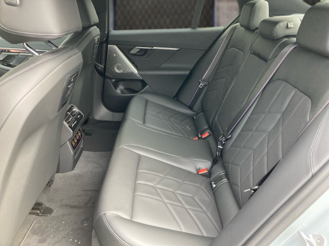 Bild 8: BMW i5 xDrive40 Limousine