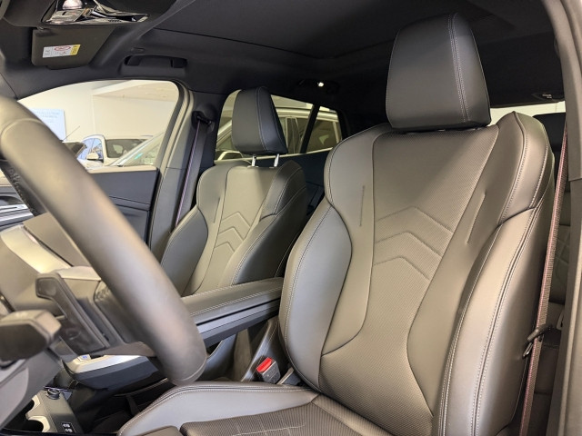 Bild 13: BMW iX2 xDrive30 U10 XE2