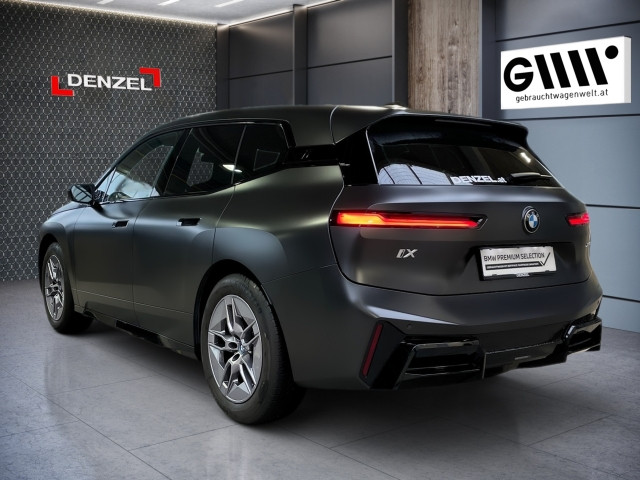 Bild 2: BMW PKW i-Serie iX xDrive60