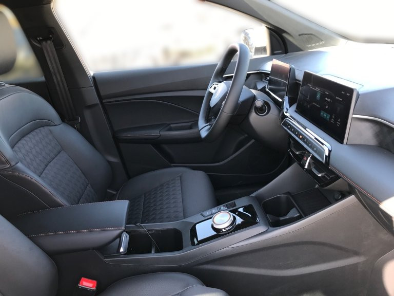 Bild 11: MG MG3 1,5 HEV Luxury MY25.5