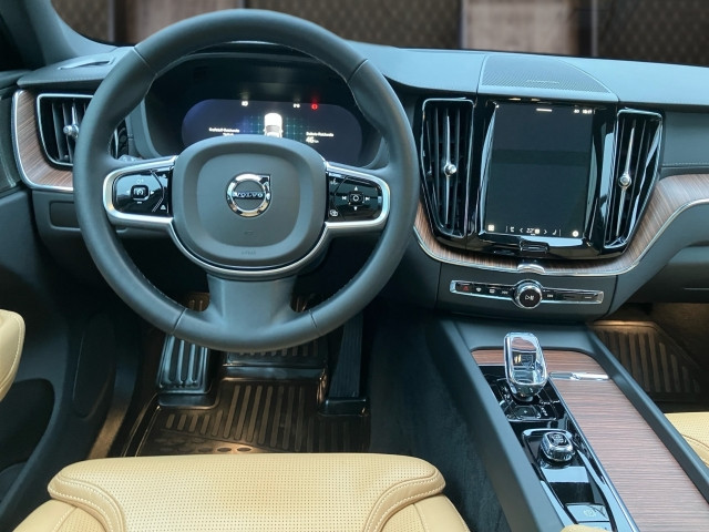 Bild 6: VOLVO PKW XC60 T6 AWD PHEV Ult