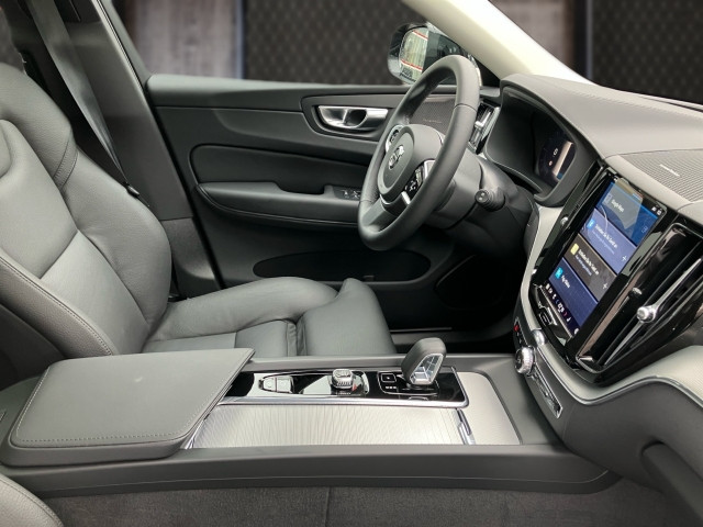 Bild 5: VOLVO PKW XC60 Ultra, T6 Plug-in Hybrid, Elektrisch/Benzin, Dark