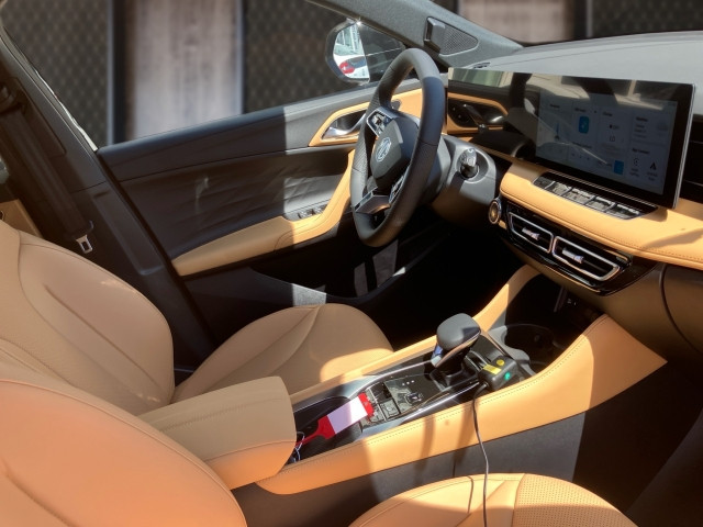 Bild 5: MG HS PHEV+ Luxury Teilleder