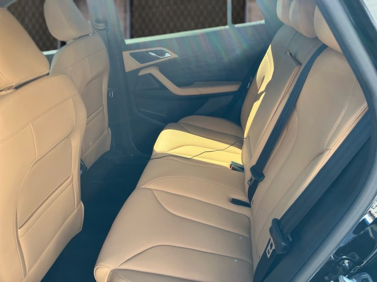 Bild 8: MG HS PHEV+ Luxury Teilleder