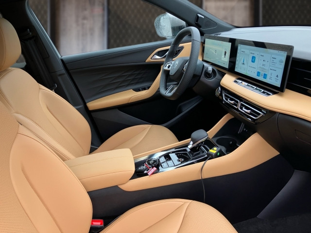 Bild 5: MG HS PHEV+ Luxury Teilleder