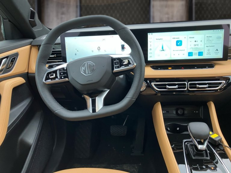 Bild 6: MG HS PHEV+ Luxury Teilleder