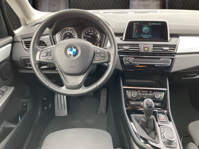 Bild 6: BMW 216i Active Tourer F45
