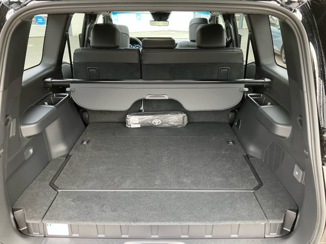 Bild 9: Toyota Land Cruiser Lounge