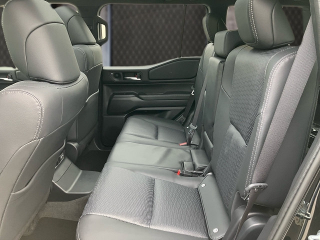 Bild 8: Toyota Land Cruiser Lounge