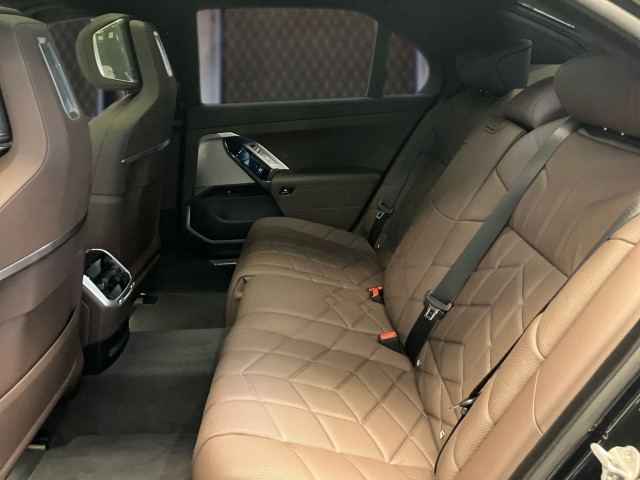 Bild 11: BMW M760e xDrive Limousine G70 XB1