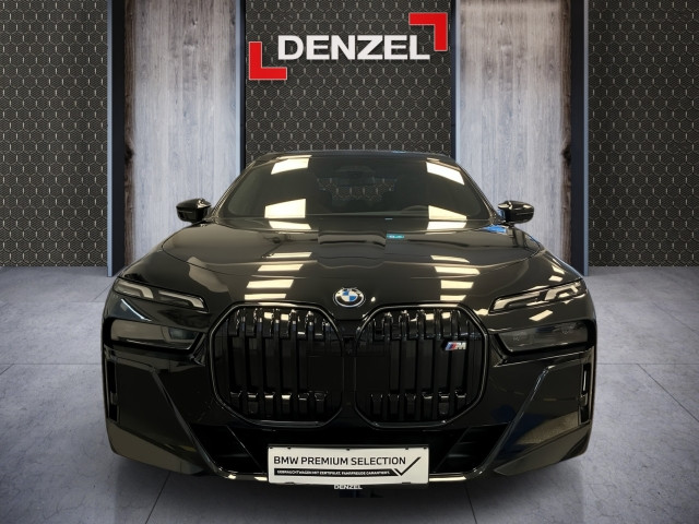 Bild 2: BMW M760e xDrive Limousine G70 XB1