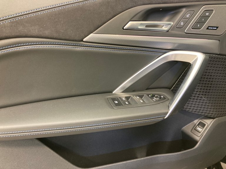 Bild 9: BMW iX1 xDrive30 U11 XE2