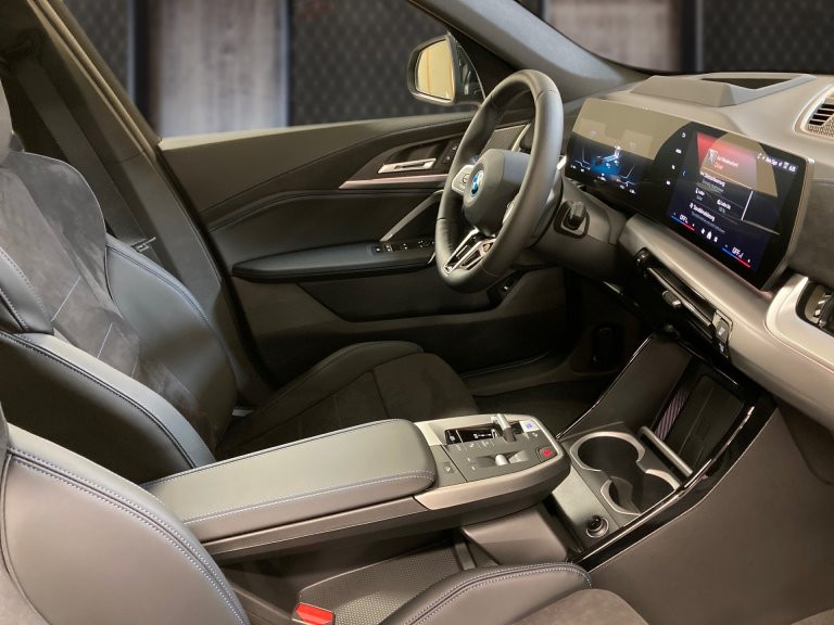 Bild 13: BMW iX1 xDrive30 U11 XE2