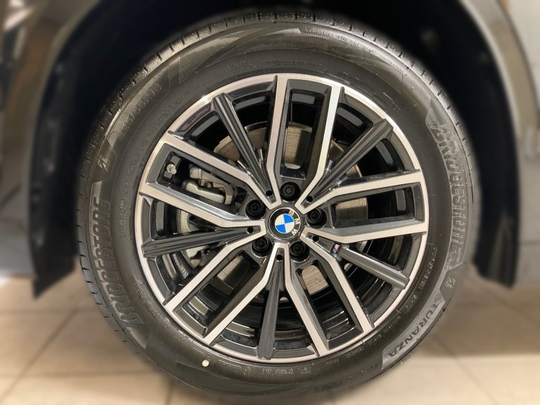 Bild 8: BMW iX1 xDrive30 U11 XE2