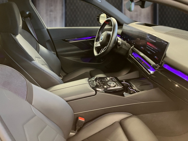 Bild 5: BMW i5 M60 xDrive Limousine G60