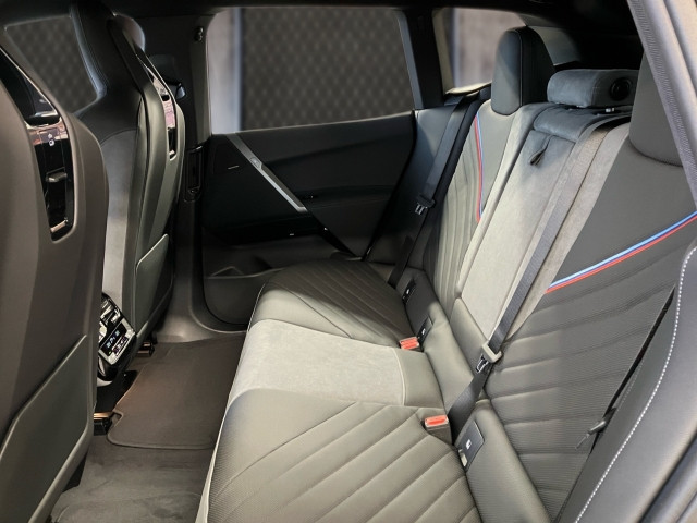 Bild 8: BMW PKW i-Serie iX xDrive60