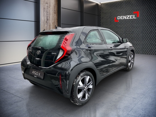 Bild 3: Toyota AYGO X 1,5 l Active CVT
