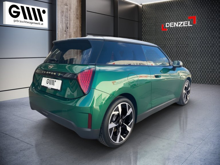 Bild 3: Mini Cooper SE J01