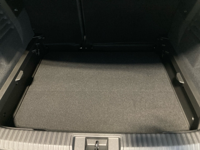 Bild 9: Mitsubishi Grandis 1,3 Petrol Intense S+C+T 26