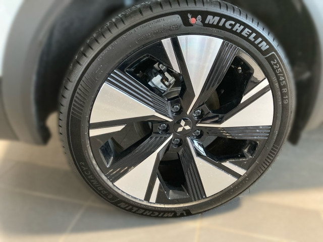 Bild 4: Mitsubishi Grandis 1,3 Petrol Intense S+C+T 26