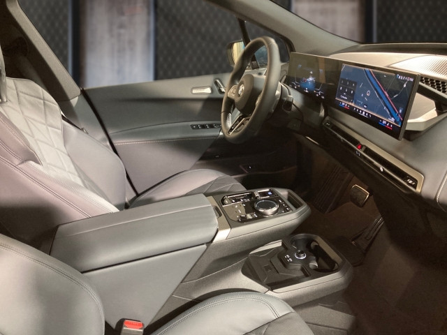 Bild 13: BMW PKW i-Serie iX xDrive45